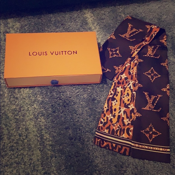 LV bandeau/scarf - Picture 1 of 3